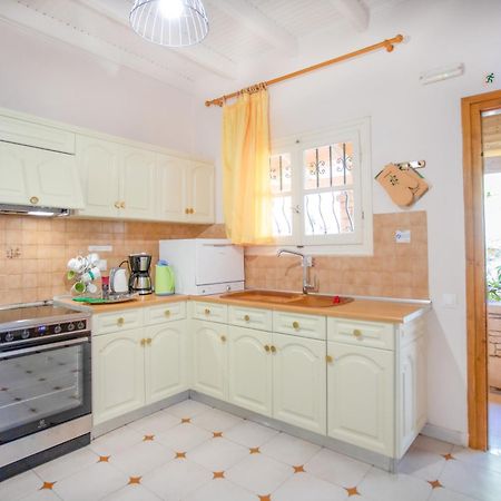 Seaview Calypso Villa Nisaki  Bagian luar foto