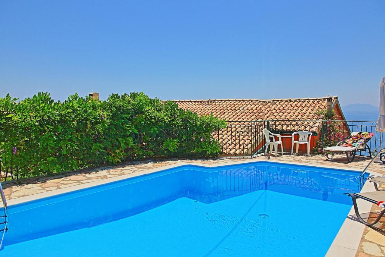 Seaview Calypso Villa Nisaki  Bagian luar foto