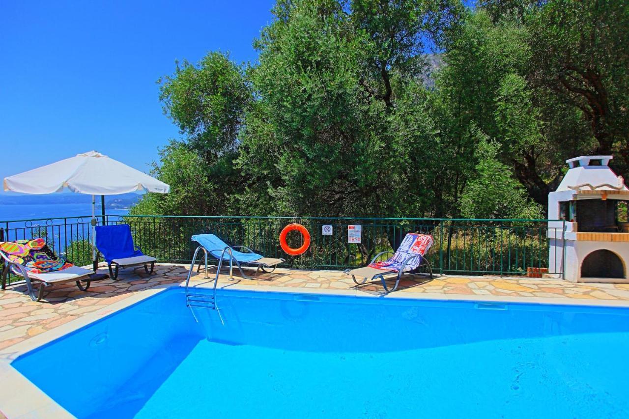 Seaview Calypso Villa Nisaki  Bagian luar foto