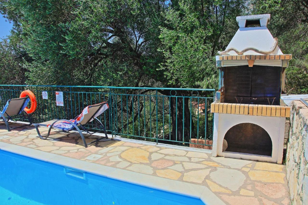 Seaview Calypso Villa Nisaki  Bagian luar foto